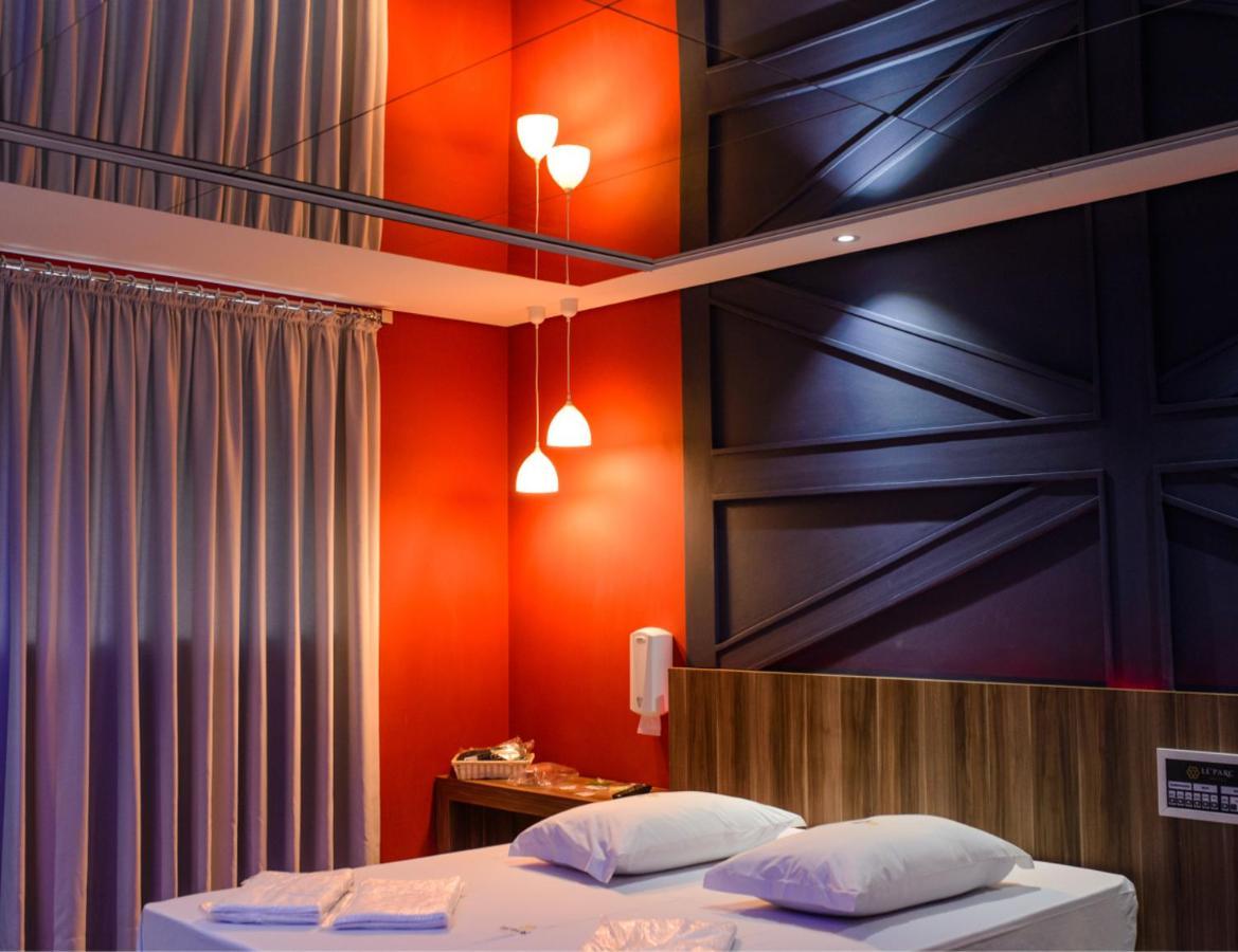 לאגס Le Parc Motel מראה חיצוני תמונה